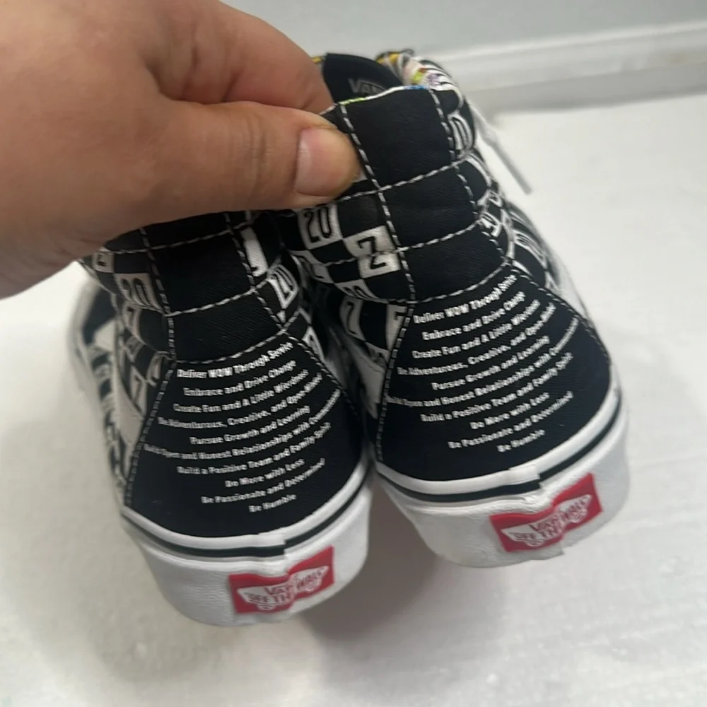 Van skateboard high top sneakers size 6.5 men 8 women black white old sckol